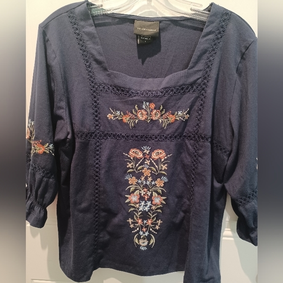 LIV LOS ANGELES  NAVY FLORAL EMBROIDERED PEASANT STYLE BLOUSE! - Picture 1 of 3